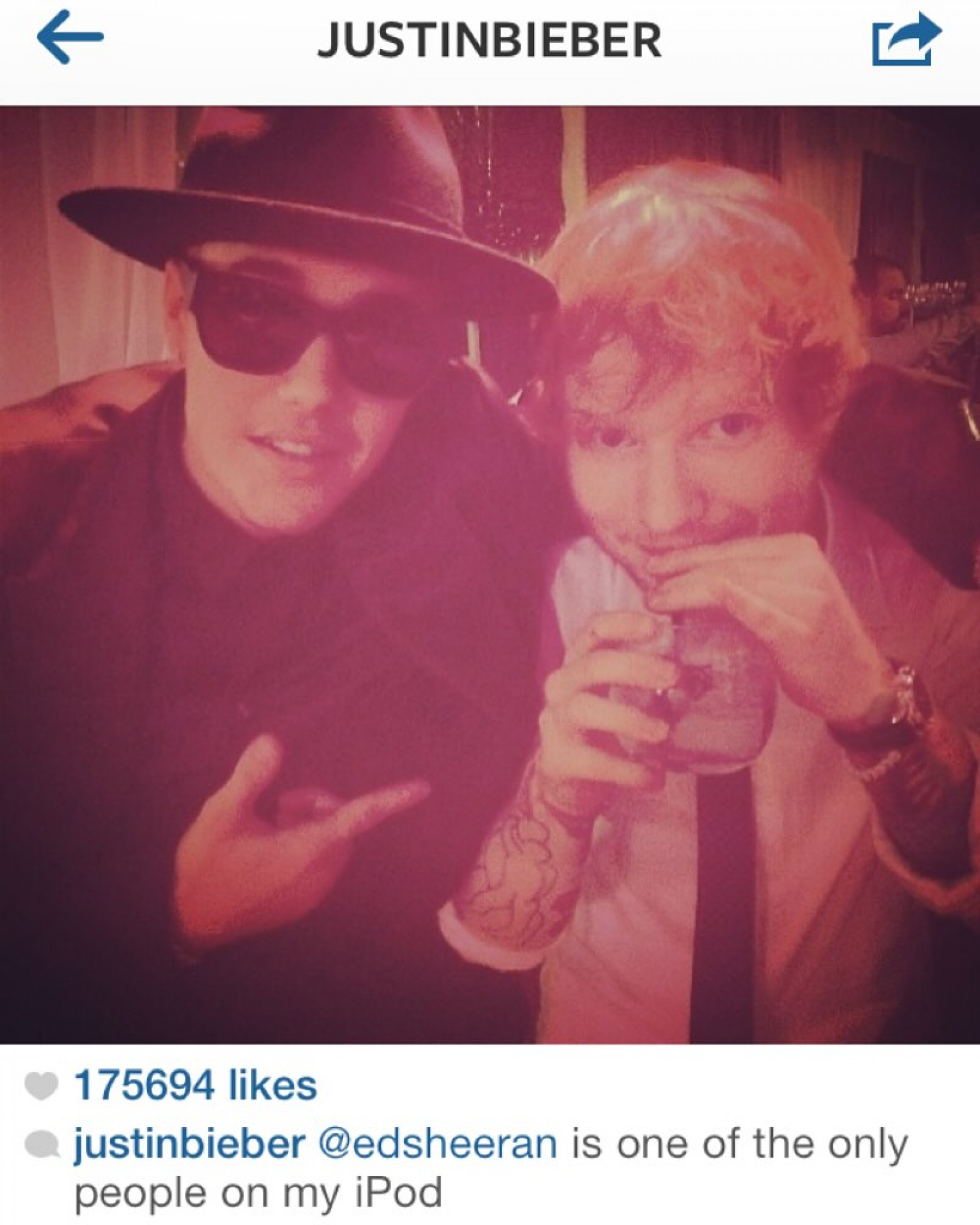 Ed Sheeran compartilha fotos antigas de telefone que não usava desde 2015 - Reprodução / Instagram