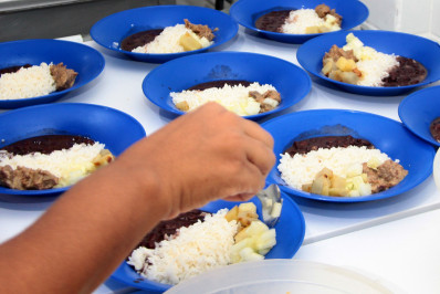 Nova Iguaçu reforça alimentação saudável na merenda escolar