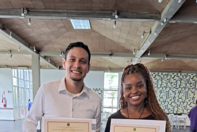 Alunos do Cederj Paracambi recebem diploma Dignidade Acadêmica, concedido pela UFRJ