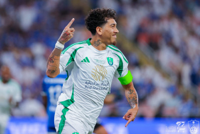 Firmino deixa o Al Ahli e acerta com novo clube