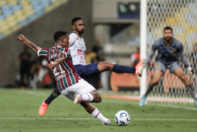 Arias atinge marca de terceiro estrangeiro com mais jogos pelo Fluminense