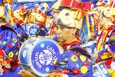 Acadêmicos de Niterói inicia temporada de ensaios de bateria nesta quarta-feira