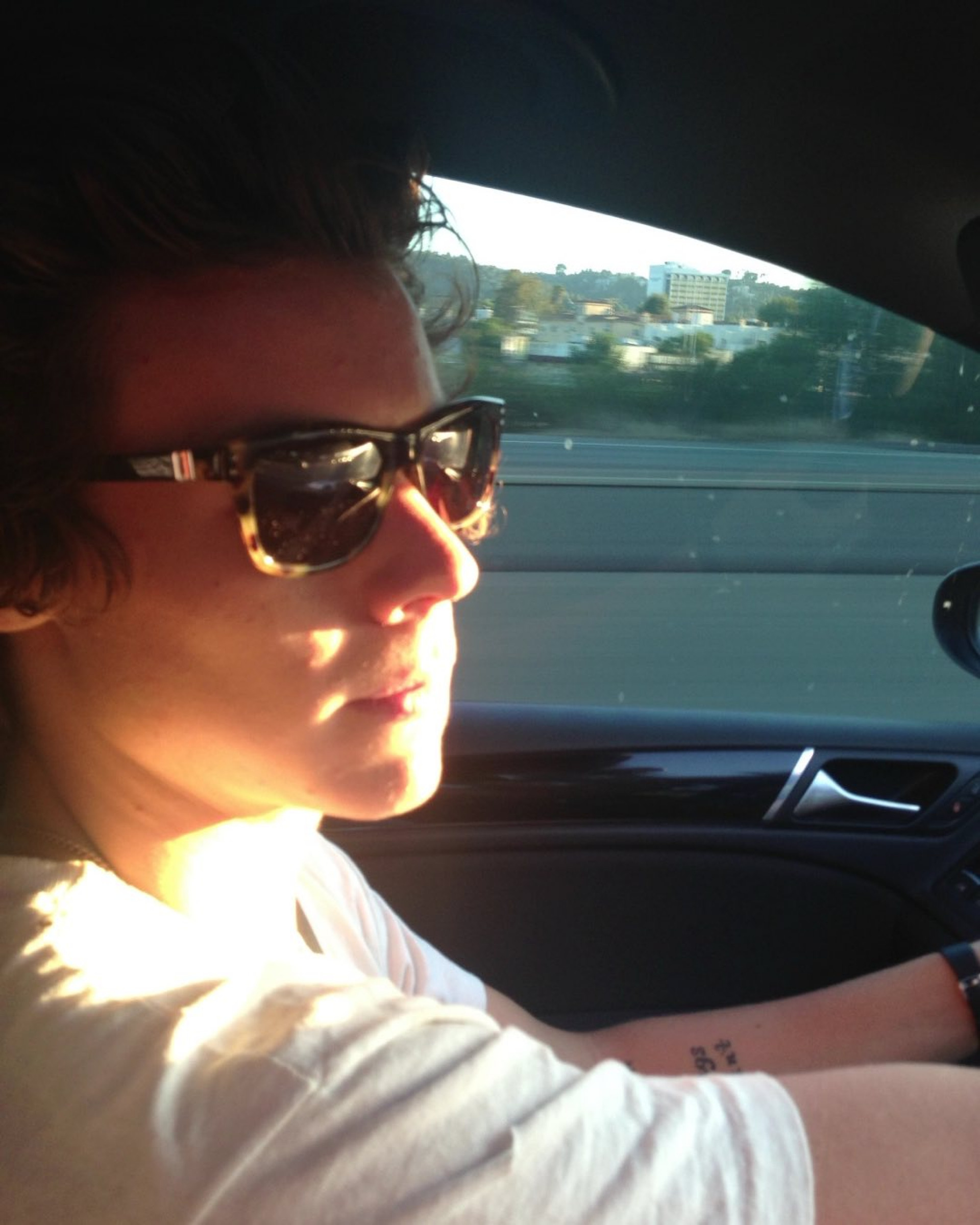 Ed Sheeran compartilha fotos antigas de telefone que não usava desde 2015 - Reprodução / Instagram