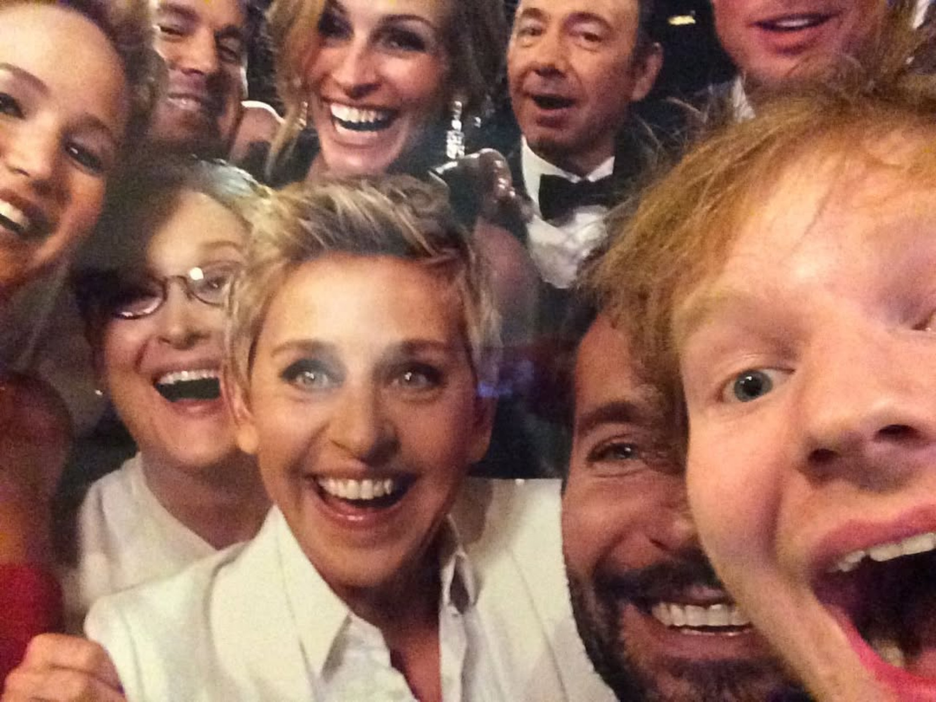 Ed Sheeran compartilha fotos antigas de telefone que não usava desde 2015 - Reprodução / Instagram