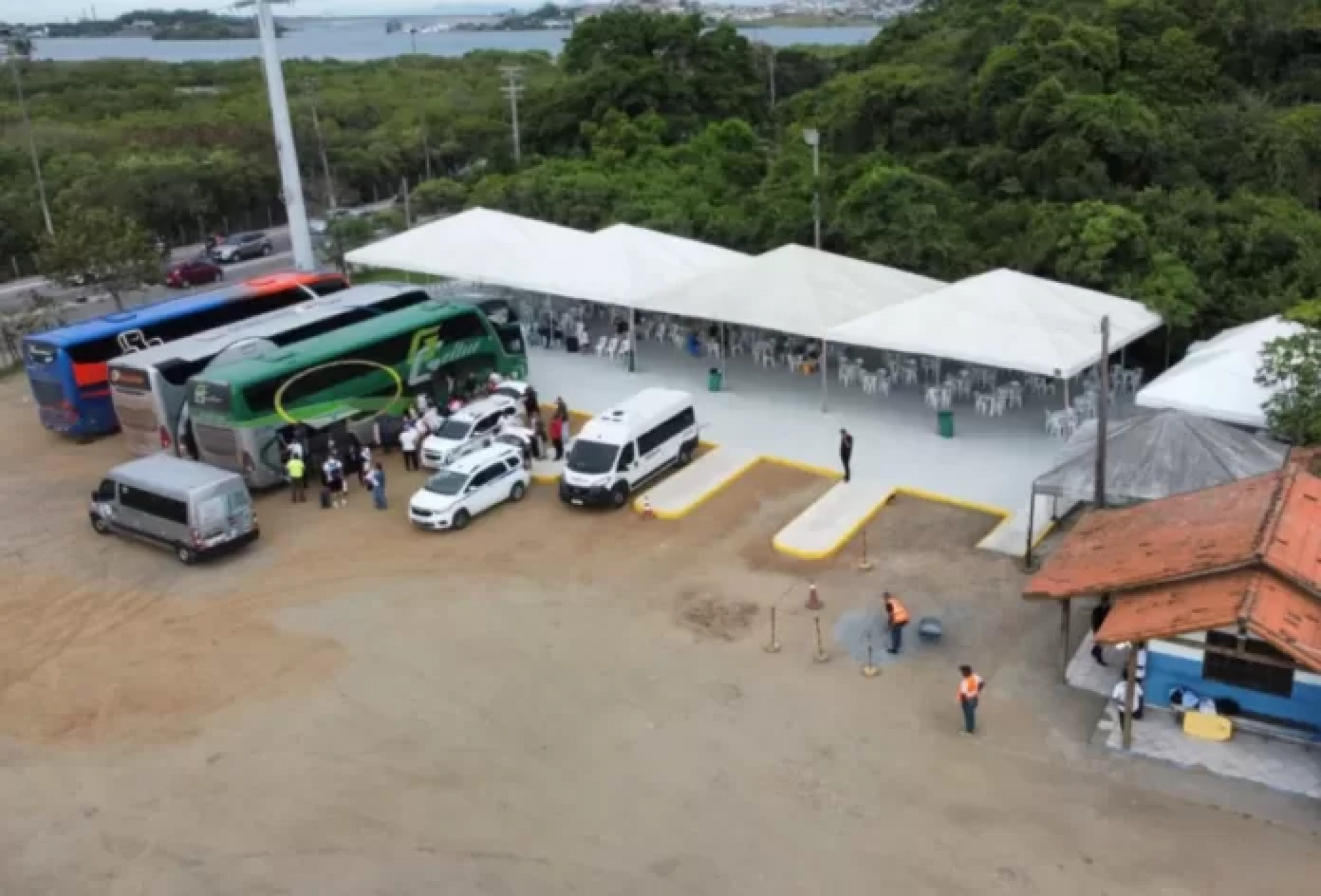Justiça restabelece cobrança de taxa para ônibus de turismo em Cabo Frio
