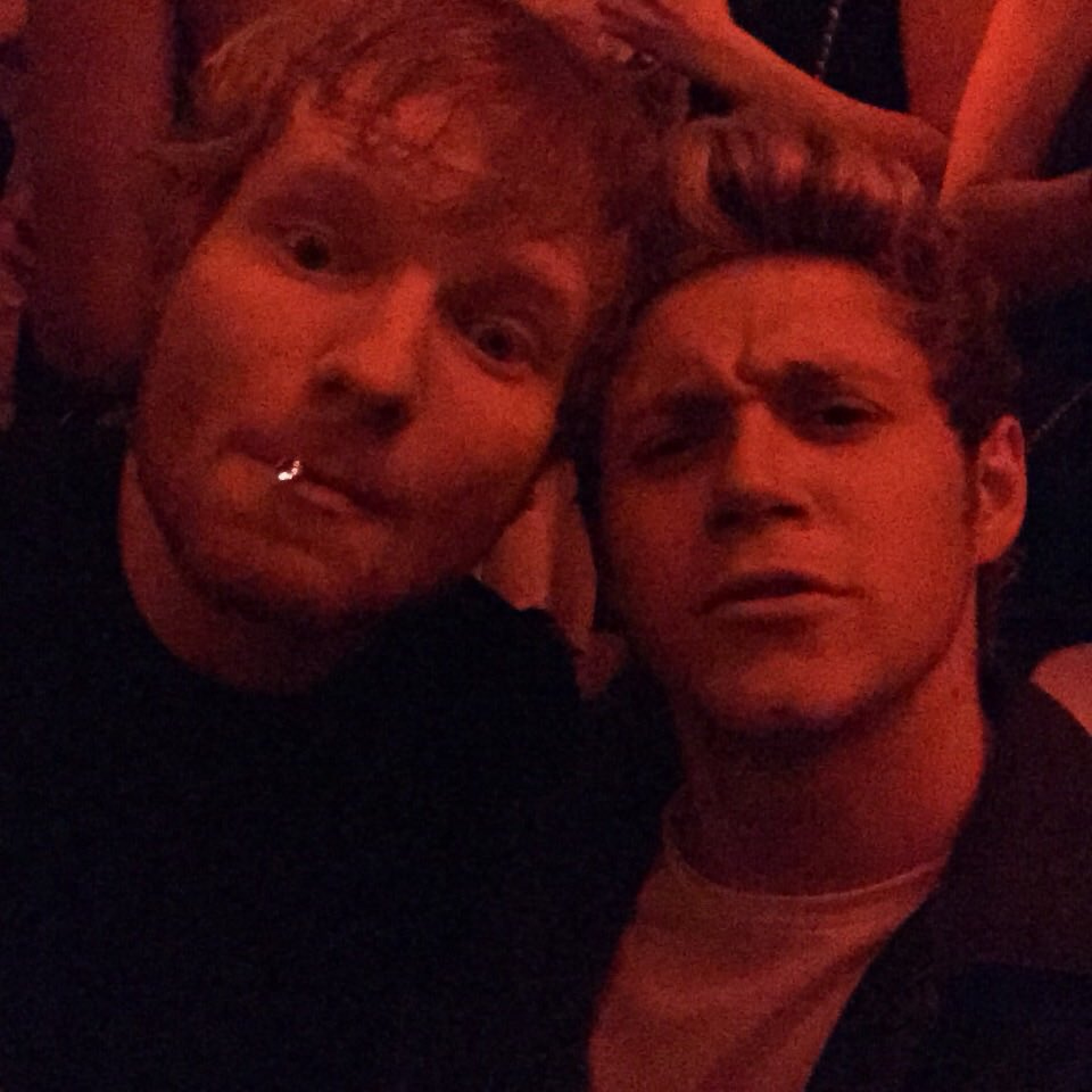 Ed Sheeran compartilha fotos antigas de telefone que não usava desde 2015 - Reprodução / Instagram