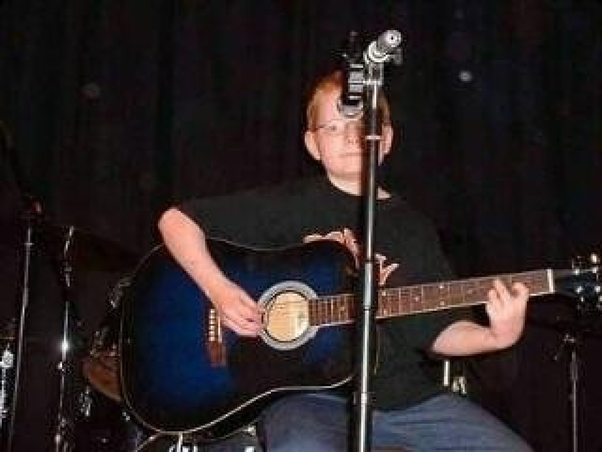 Ed Sheeran compartilha fotos antigas de telefone que não usava desde 2015 - Reprodução / Instagram