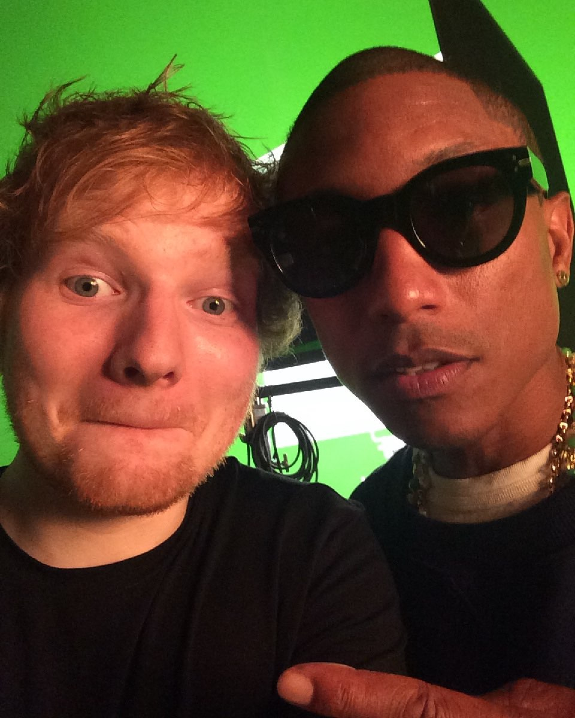 Ed Sheeran compartilha fotos antigas de telefone que não usava desde 2015 - Reprodução / Instagram