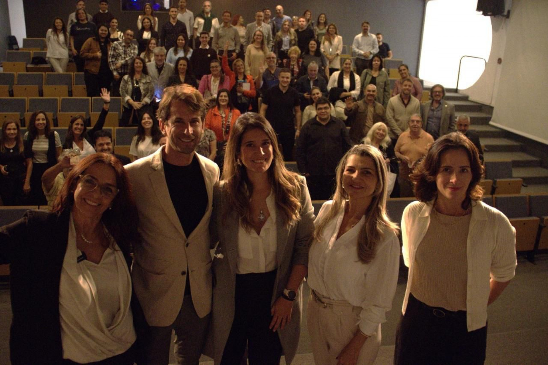 Maria Ines Oliveros (CFCVB), Davi Barcelos (Setur CF), Josefina Foglia (CFCVB), Isabel Ramalho (CFCVB) e Mariana Marshall Parra (Embaixada Brasil) - Divulgação