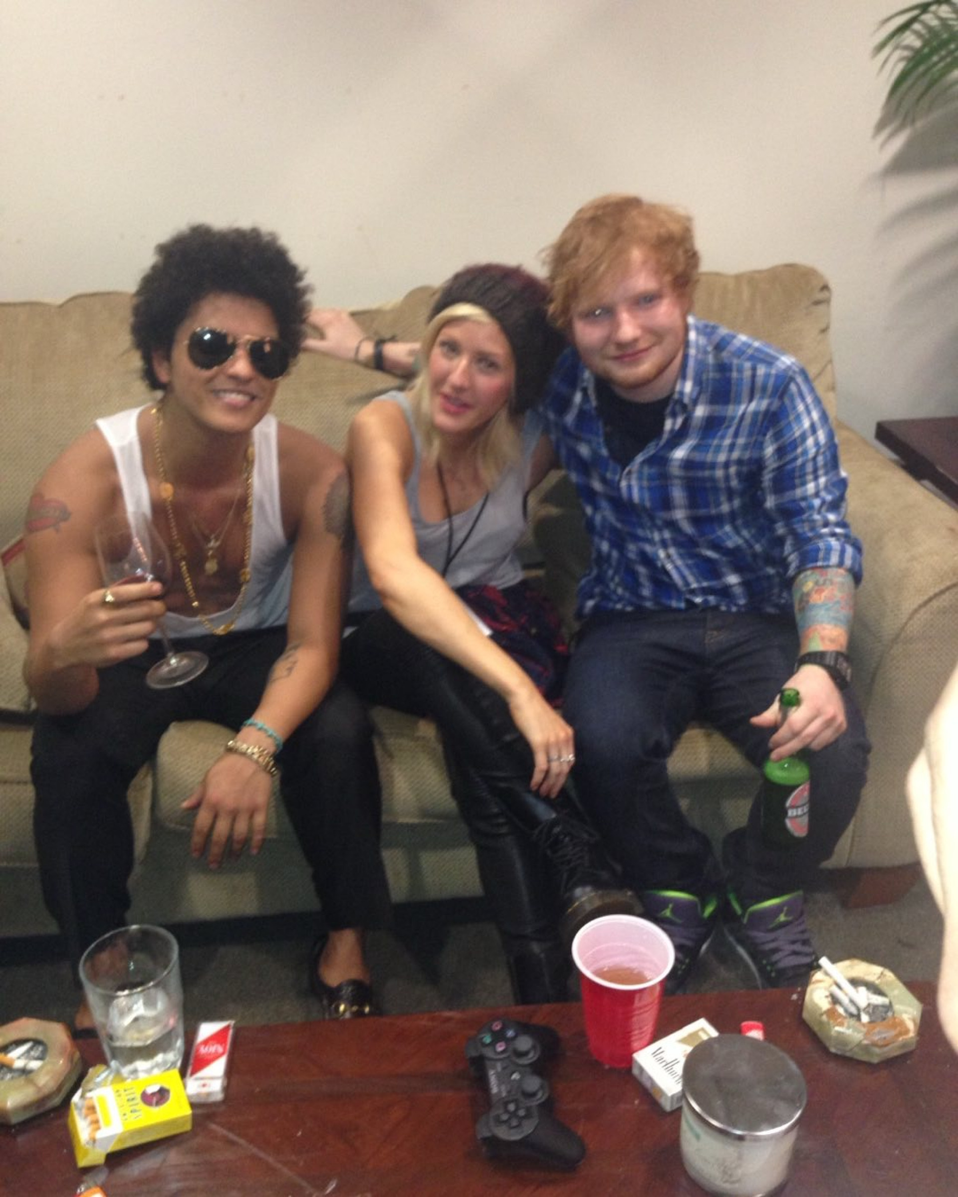 Ed Sheeran compartilha fotos antigas de telefone que não usava desde 2015 - Reprodução / Instagram