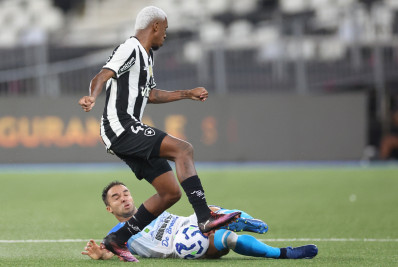 Jeffinho pode voltar a jogar pelo Botafogo após quase três meses