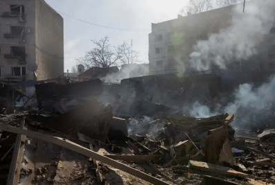 Novos ataques cruzados deixam dois mortos em Kiev e centenas de voos cancelados na Rússia