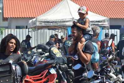 Motores, música e memória: Queimados celebra Dia do Trabalhador com festa e homenagem à história da cidade
