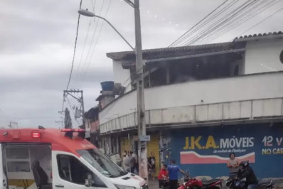 Idosa de 80 anos é atropelada por motocicleta enquanto atravessava faixa de pedestres em Cabo Frio