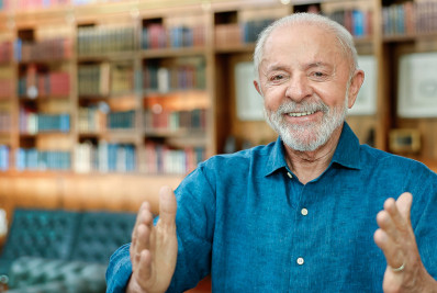 Lula defende redução de jornada 6 por 1 e diz que seu governo descobriu a fraude no INSS