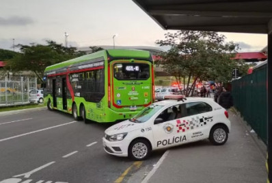 Motorista de ônibus é feito refém em São Paulo