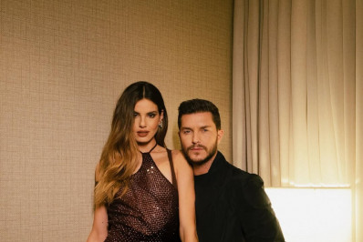 Camila Queiroz conta quem foi o 'cupido' da relação com Klebber Toledo: 'Arrepiei inteira'