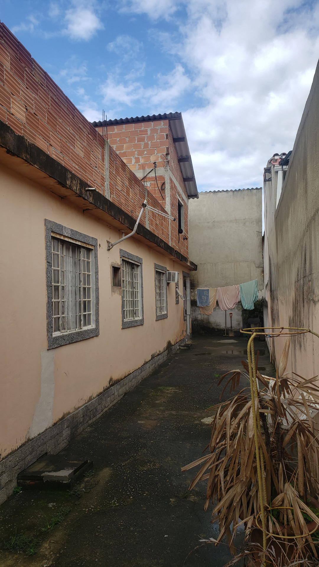 Idosos viviam em condições precárias em uma casa de repouso clandestina de Campo Grande - Reprodução