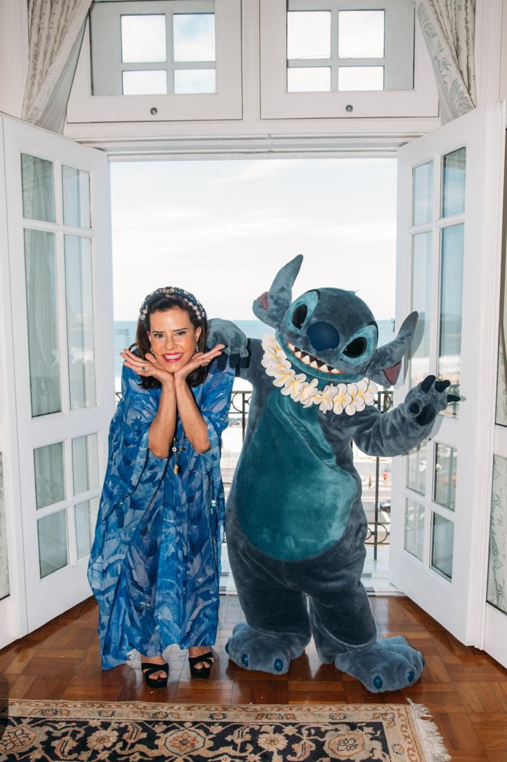Stitch aparece de surpresa em varanda do Copacabana Palace para fãs da Lady Gaga - Divulgação