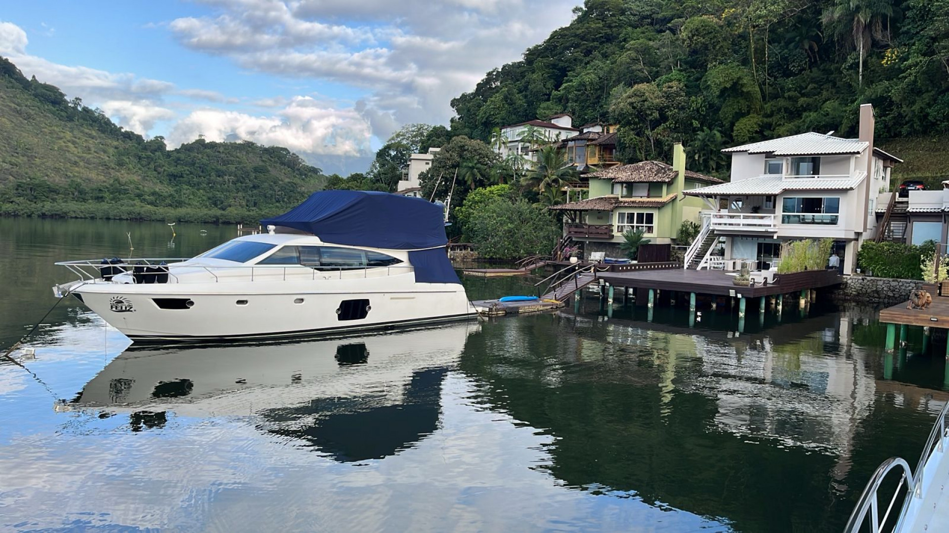 Agentes apreenderam lancha durante operação - Divulgação/Polícia Federal