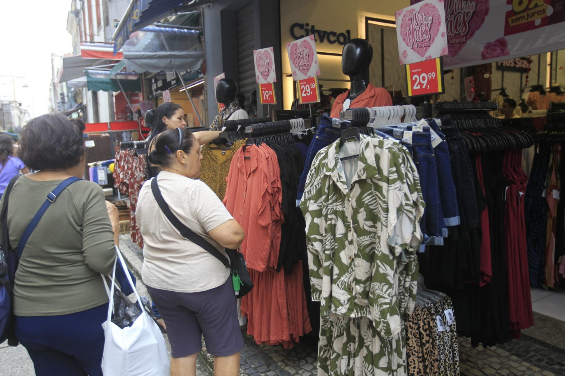 Comércio do Rio pode abrir nos feriados de Tiradentes, São Jorge e 1º de Maio
