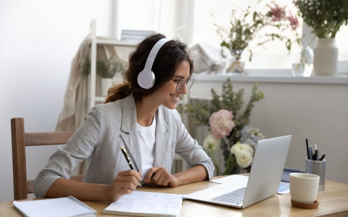 A prepara&ccedil;&atilde;o para exames exige foco e clareza sobre onde investir mais energia (Imagem: fizkes | Shutterstock)