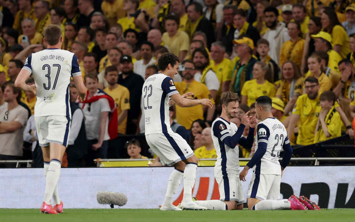 Tottenham arrasa noruegueses e est&aacute; com os p&eacute;s na final da Liga Europa