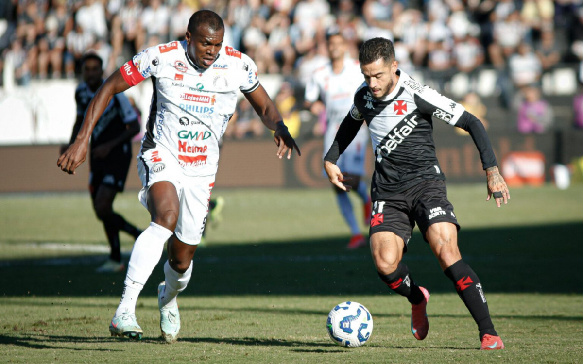 Vasco empatou com o Operário
