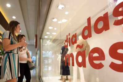 Varejista anuncia liberação de R$ 1 bilhão em crédito para consumidores no Dia das Mães