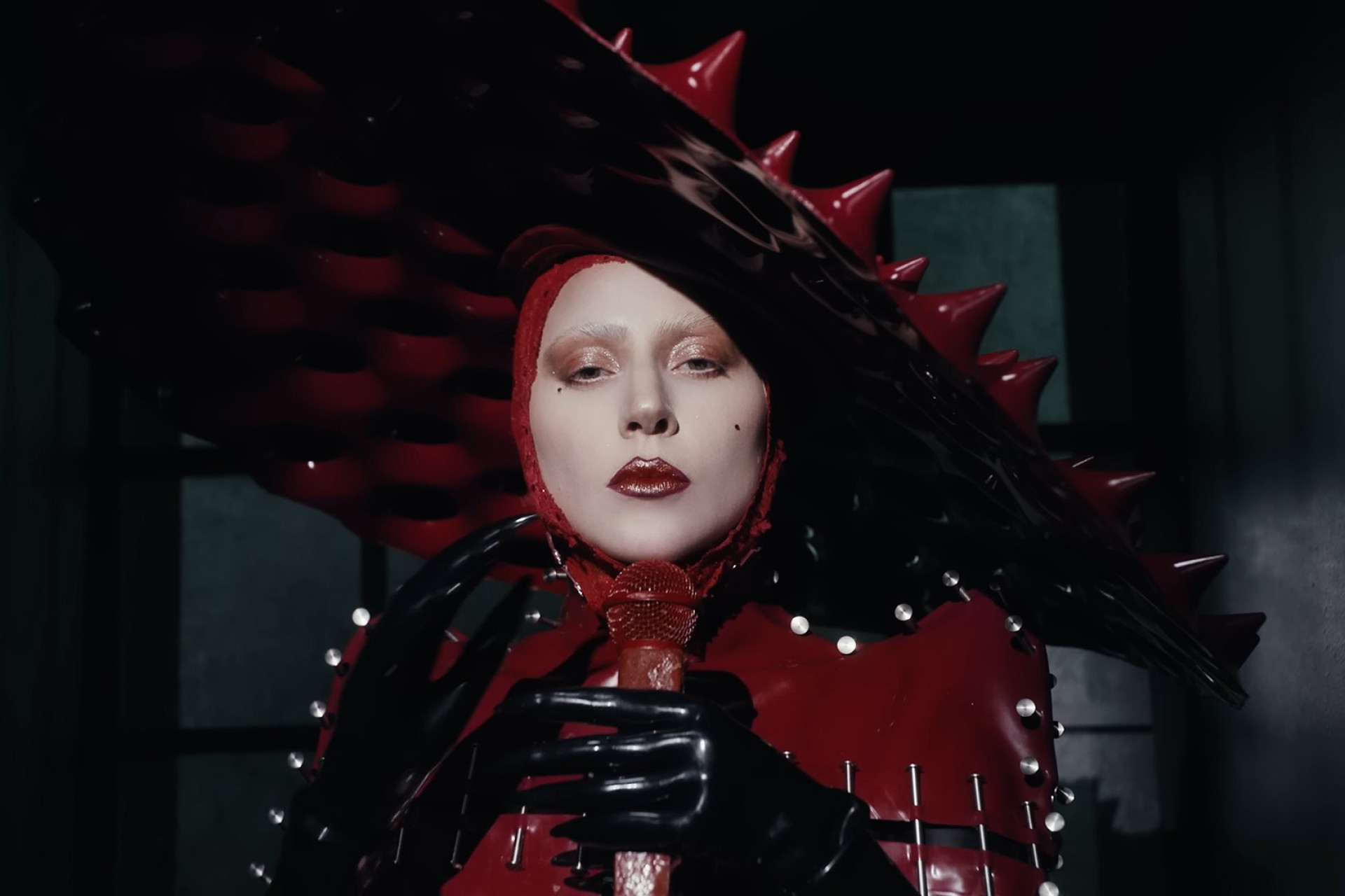 Lady Gaga far&aacute; show gratuito em Copacabana - Reprodu&ccedil;&atilde;o / YouTube