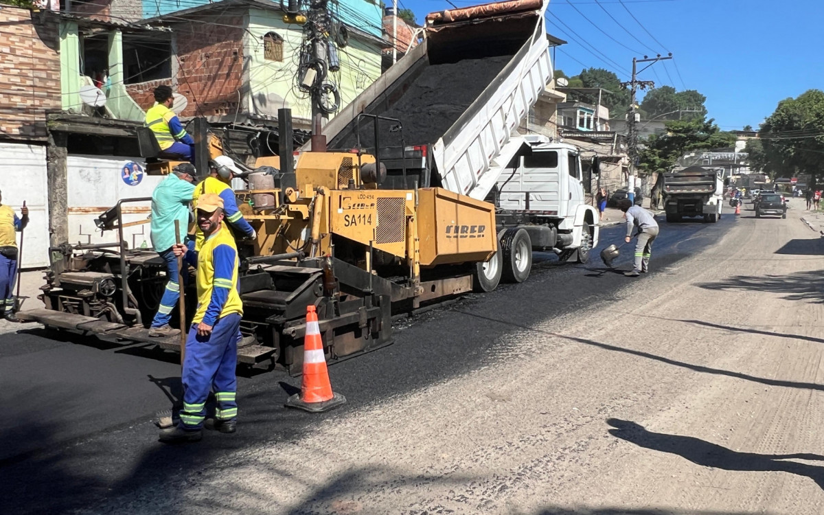 A Avenida Joaquim da Costa Lima teve um bom trecho pavimentado nesta sexta-feira