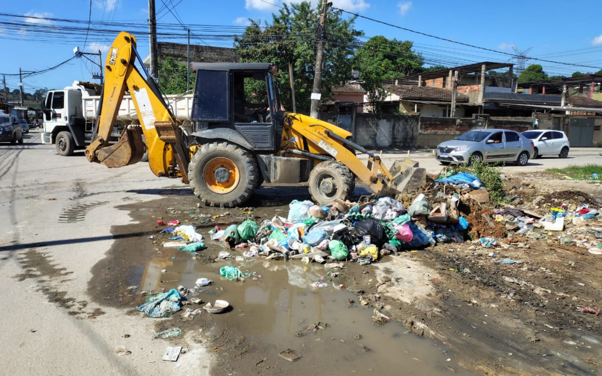 O mutirão recolheu uma grande quantidade de lixo em diversos bairros da cidade