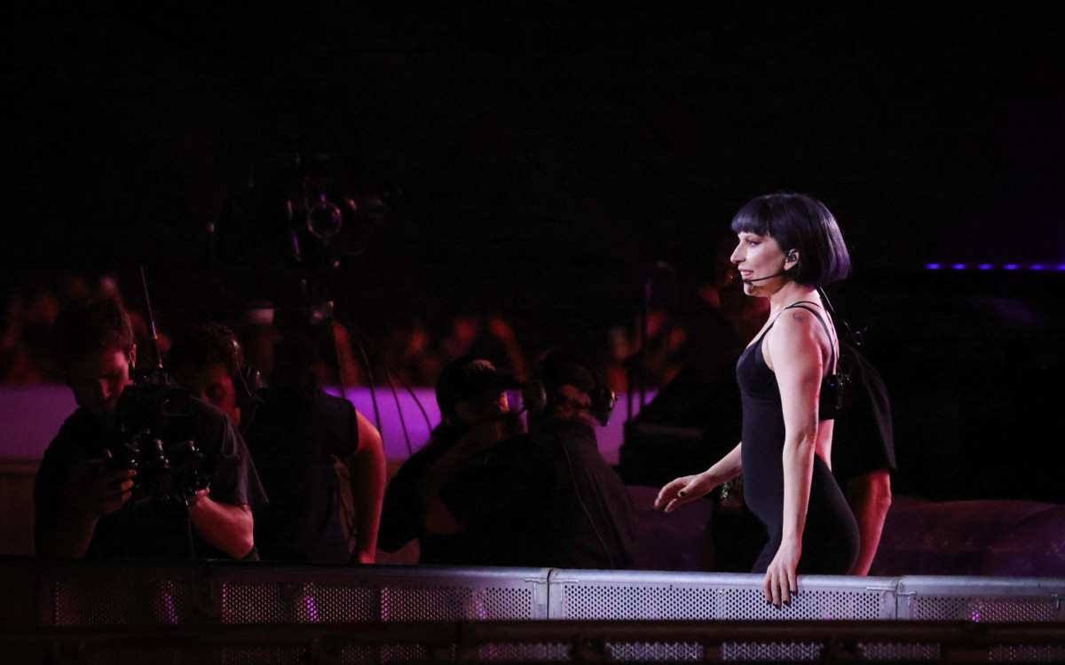 O ponto alto do ensaio foi quando Lady Gaga cantou o hit \'Shallow\', um hino para os fãs