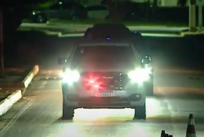 Ex-presidente Fernando Collor deixa presídio para cumprir pena em casa