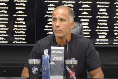 Torcedores do Vasco criticam Felipe após declaração sobre Capasso: 'Tremendo desrespeito'