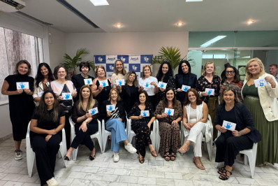 Apada Niterói reúne patronesses em café exclusivo no Clube Central