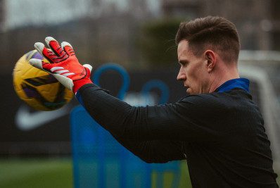 Goleiro do Barcelona, Ter Stegen voltará a jogar depois de quase oito meses