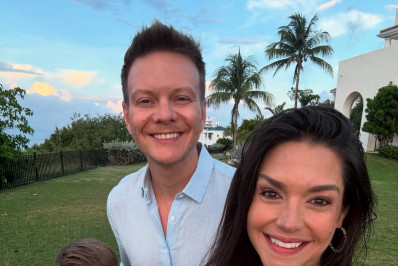 Thais Fersoza registra momento musical em família