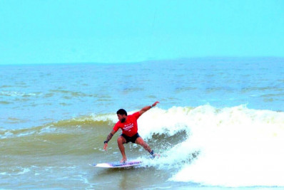 Lendas do Surf e novos talentos agitam Barra do Furado no Estadual Master