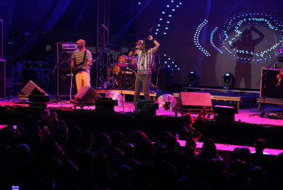 Festa do Trabalhador de Volta Redonda reúne centenas de pessoas na Ilha São João