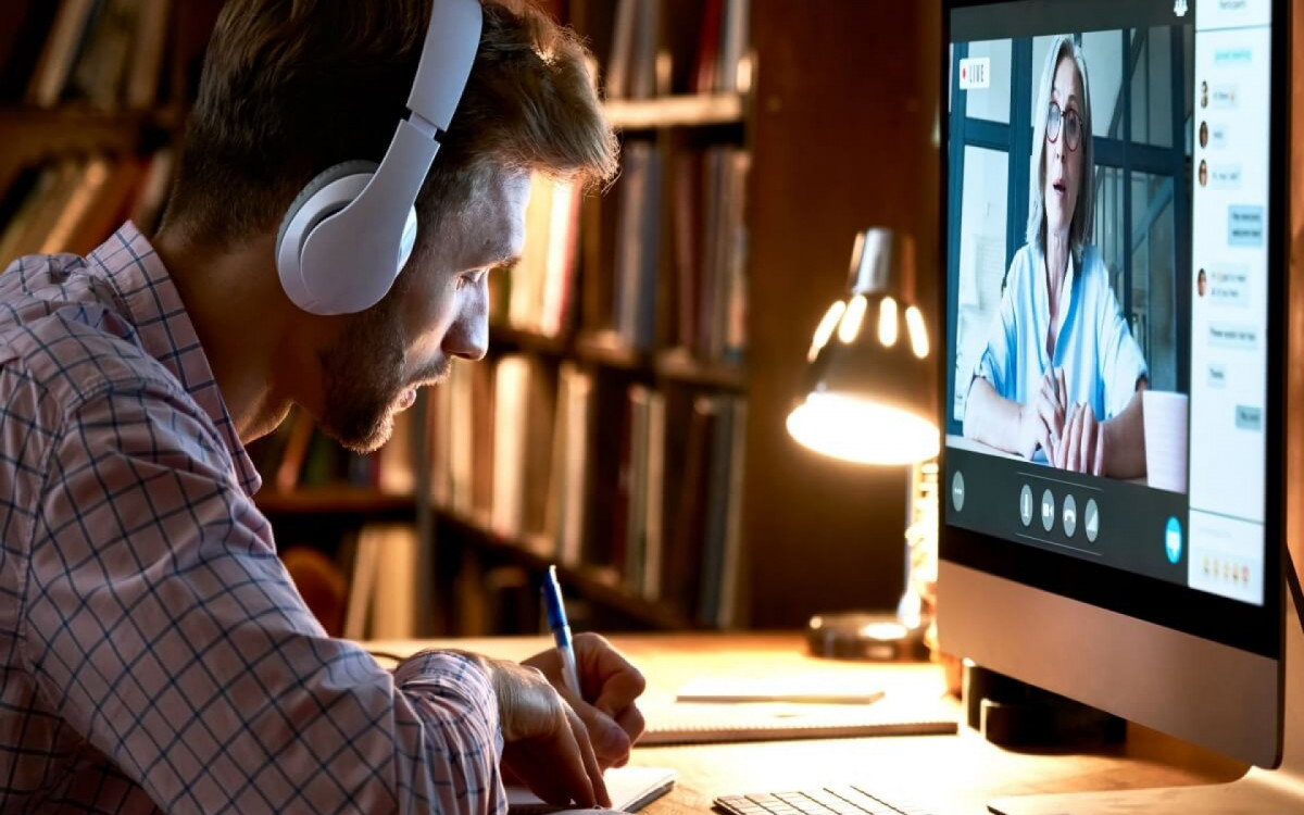 &Eacute; fundamental analisar se o curso escolhido est&aacute; em sintonia com suas expectativas e habilidades (Imagem: Ground Picture | Shutterstock)