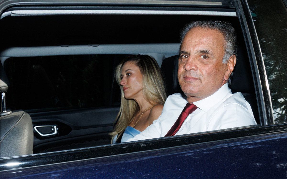 Aécio Neves e sua mulher 