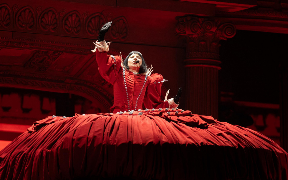 LADY GAGA faz show na Praia de Copacabana no RJ, neste sábado (03).
