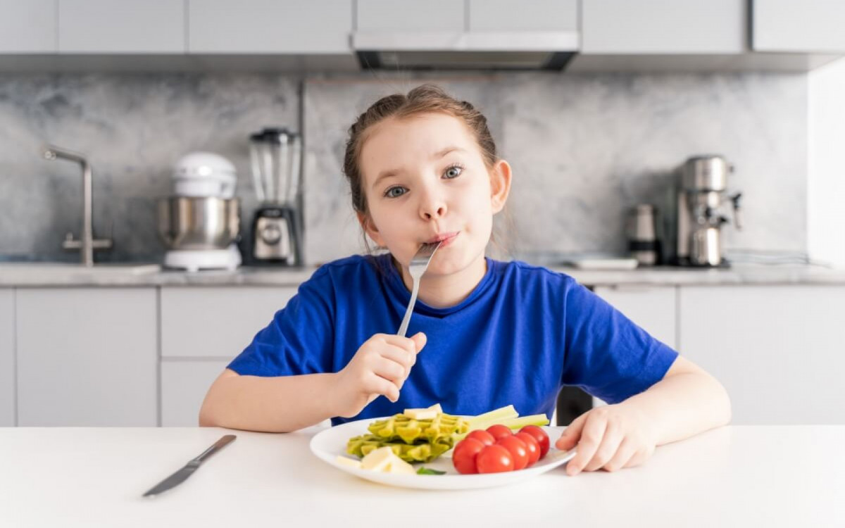 Autistas podem apresentar seletividade alimentar (Imagem: Andy Shell
| Shutterstock) 