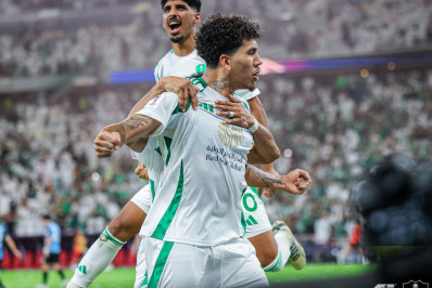 Firmino desabafa após título com Al-Ahli: 'Passei por um deserto aqui'