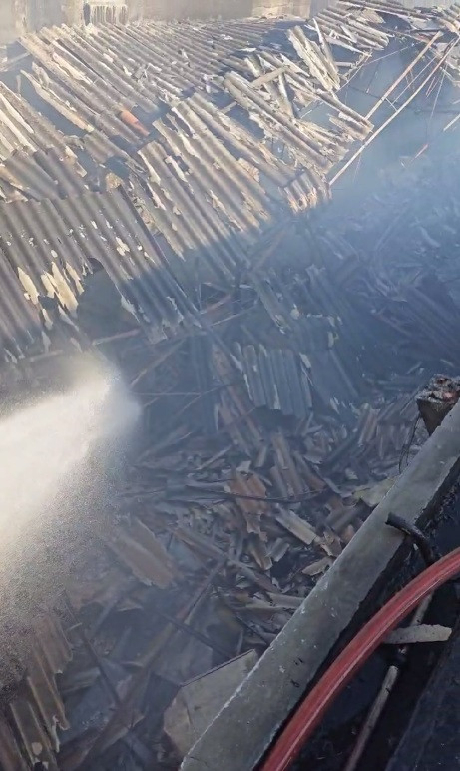 A estrutura do imóvel ficou bastante destruída