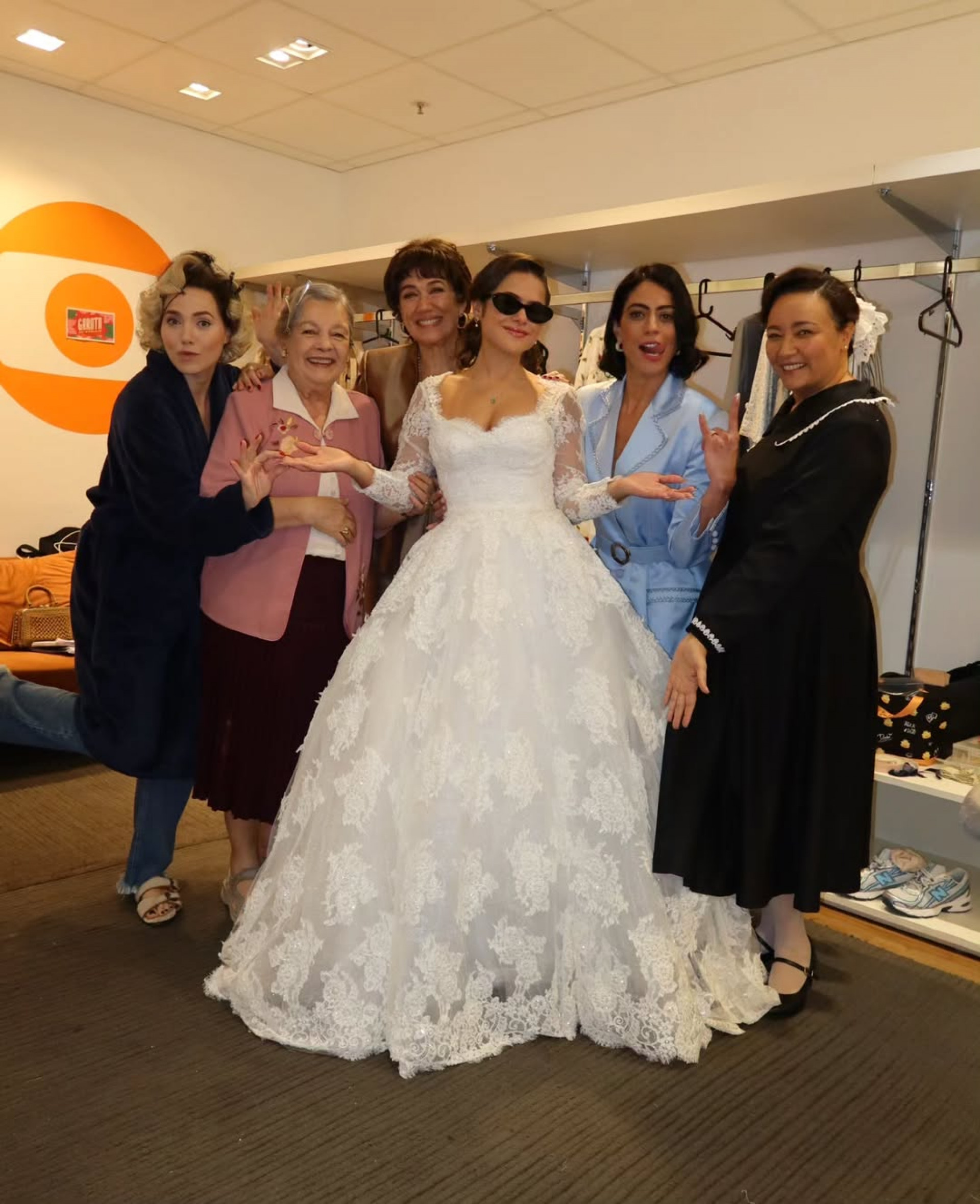 Maisa e elenco de 'Garota do Momento' - Reprodução / Instagram 