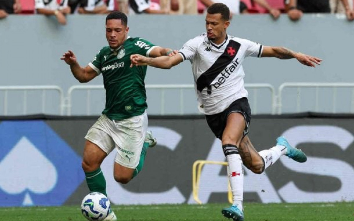 Vitor Roque desencanta, Palmeiras vence o Vasco e mant&eacute;m tabu de quase 10 anos