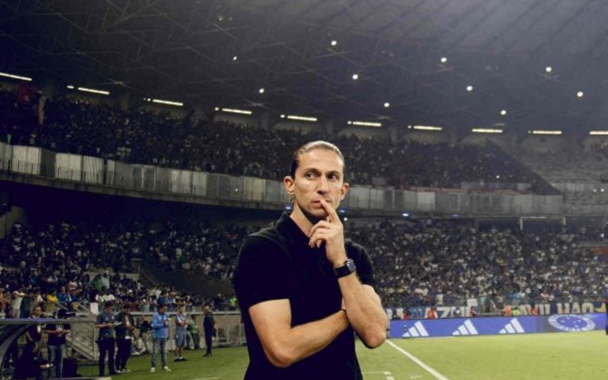 Filipe Lu&iacute;s cita m&eacute;ritos do advers&aacute;rio em rev&eacute;s do Flamengo: ‘Muito bem treinado’