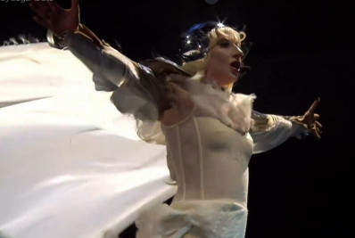 Megashow de Lady Gaga gera memes na web 